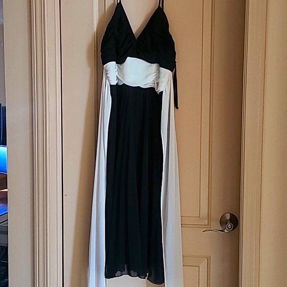 AGB Woman's Dress Size 14 - Picture 1 of 7